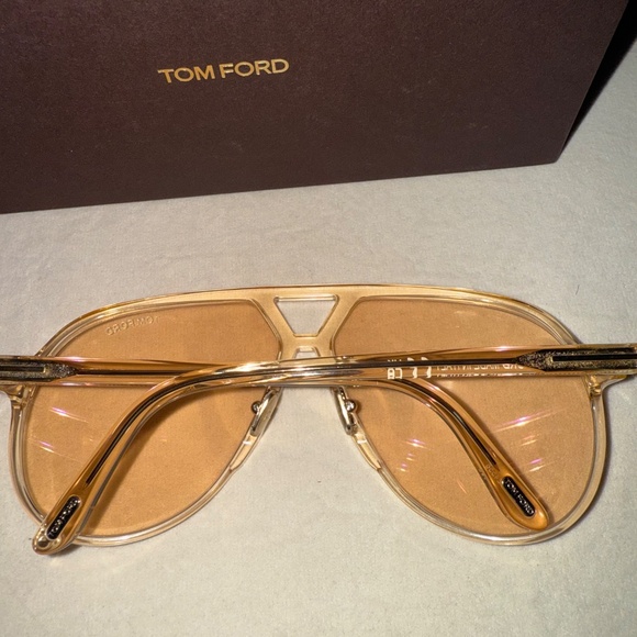 Tom Ford Unisex Transparent Sunglasses -like new - Picture 4 of 8